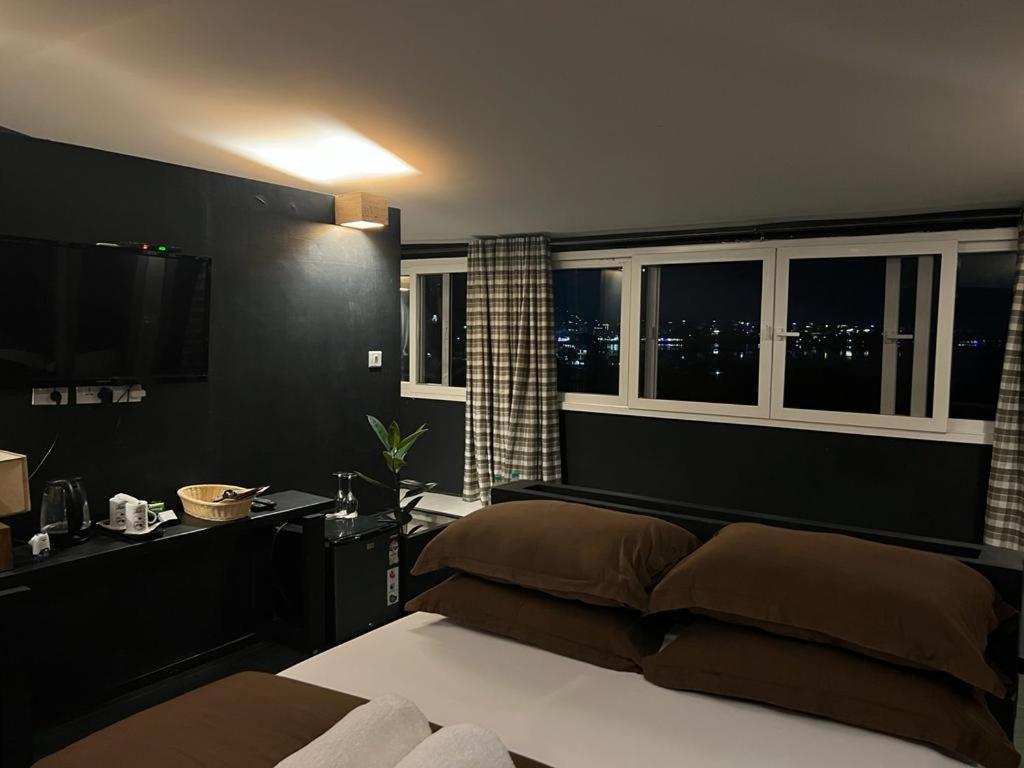 Gusto Accommodation Pokhara Exterior photo